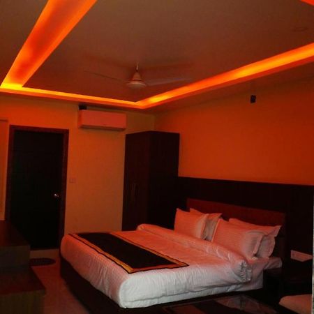 Hotel Shivoy Grand バラナシ エクステリア 写真