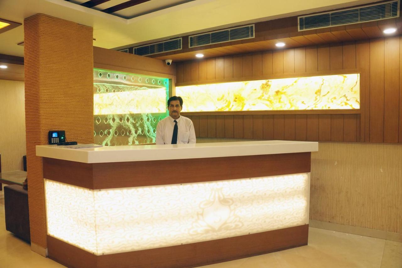 Hotel Shivoy Grand バラナシ エクステリア 写真