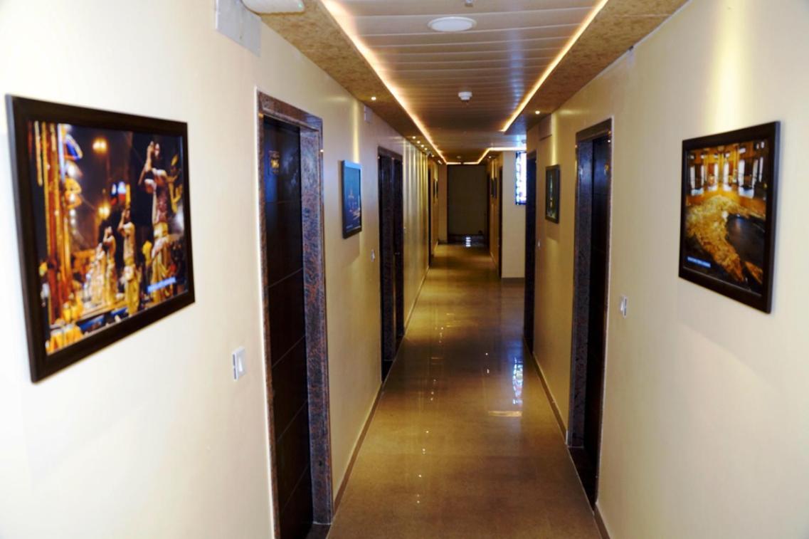 Hotel Shivoy Grand バラナシ エクステリア 写真