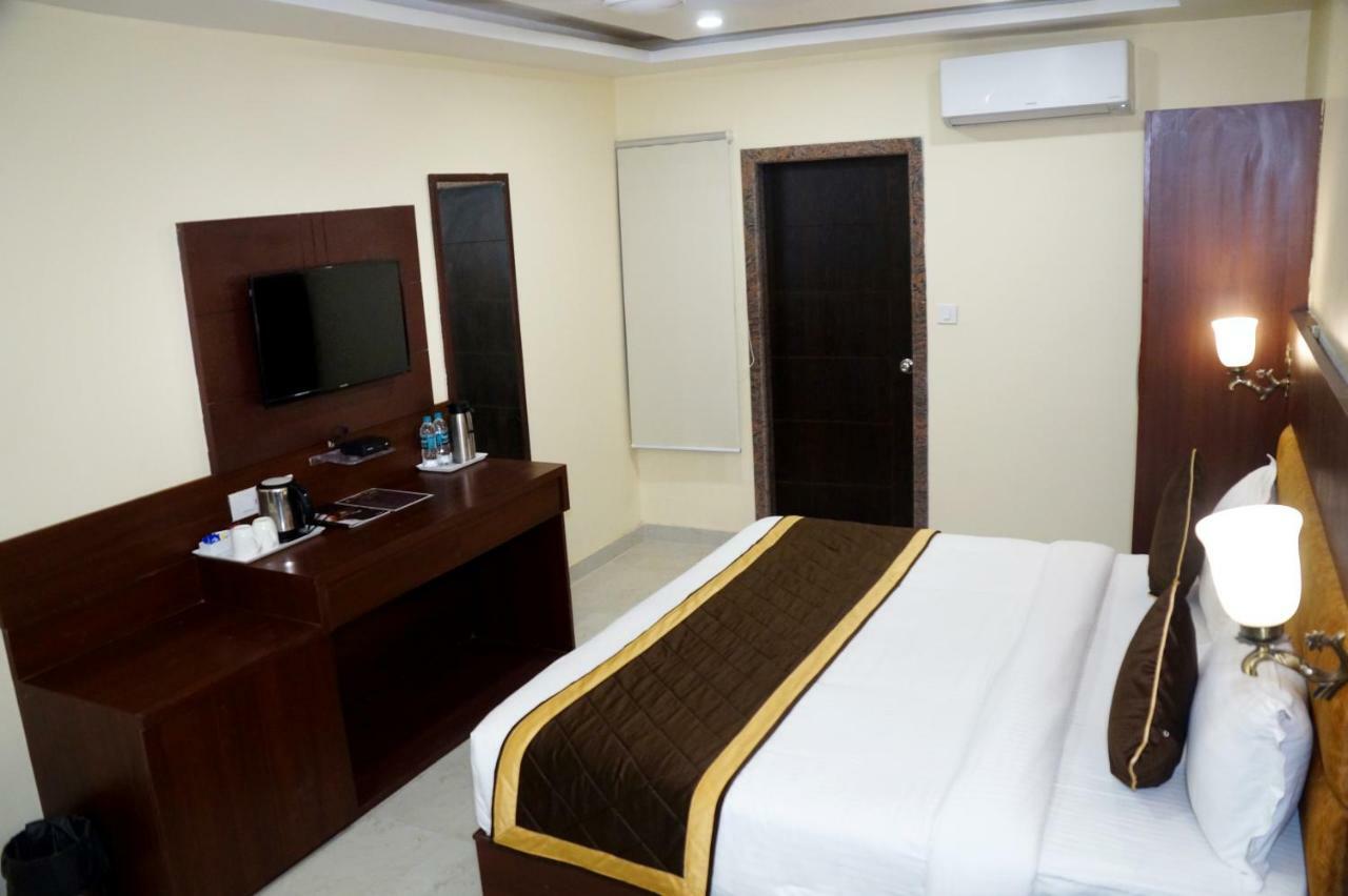 Hotel Shivoy Grand バラナシ エクステリア 写真