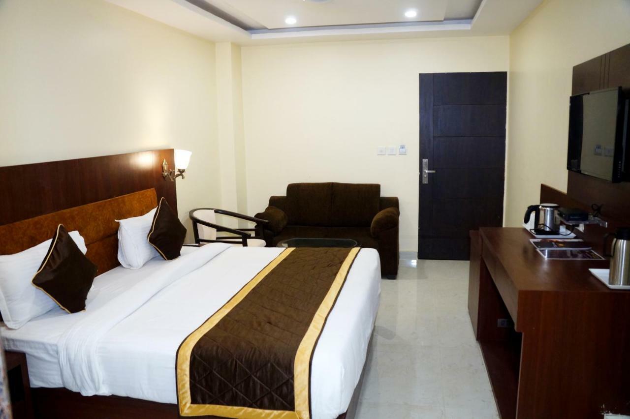 Hotel Shivoy Grand バラナシ エクステリア 写真