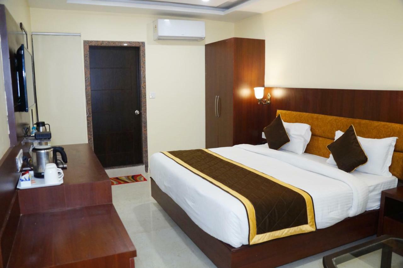 Hotel Shivoy Grand バラナシ エクステリア 写真