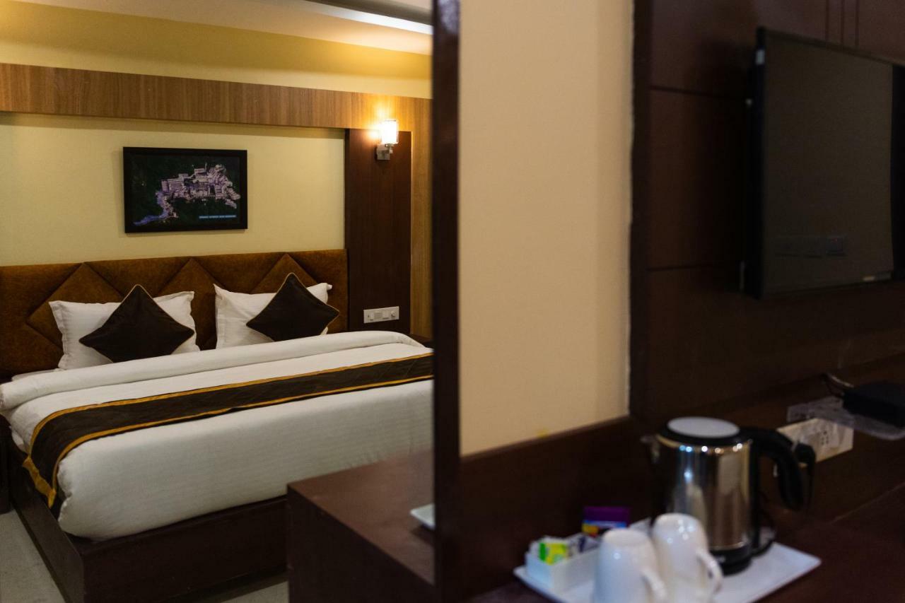 Hotel Shivoy Grand バラナシ エクステリア 写真