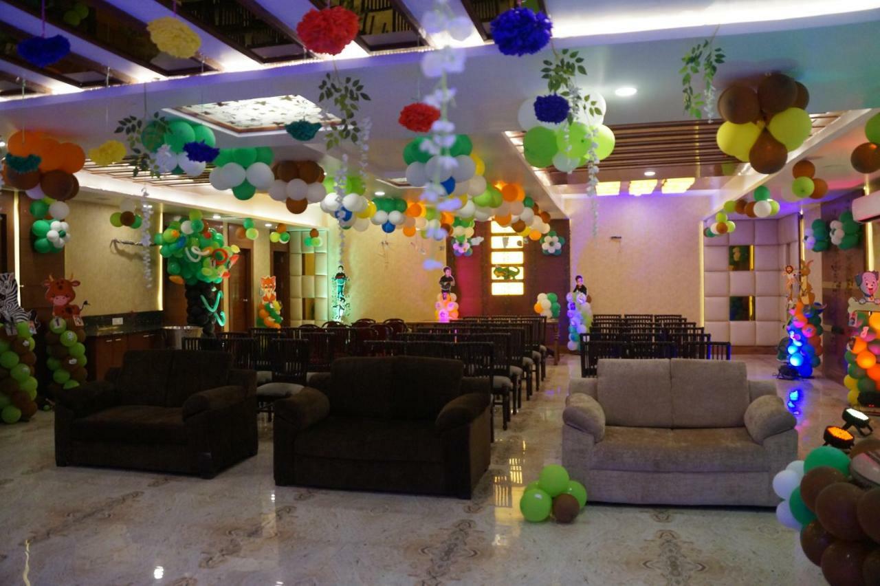 Hotel Shivoy Grand バラナシ エクステリア 写真